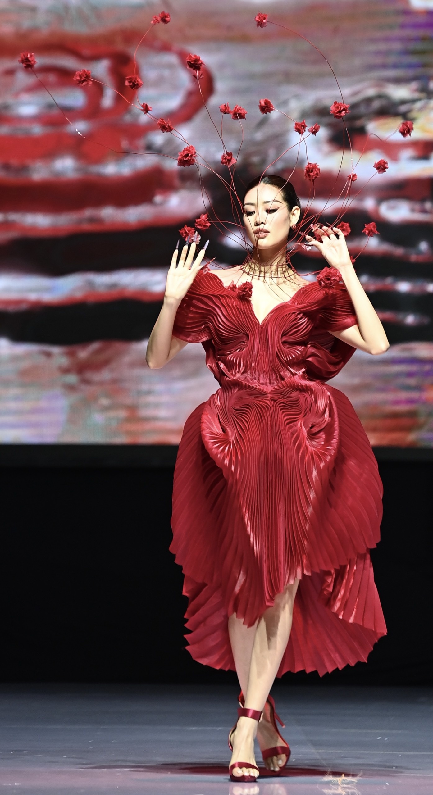 huyền mỹ dắt chó ảnh 16 huyen my dat cho anh 16