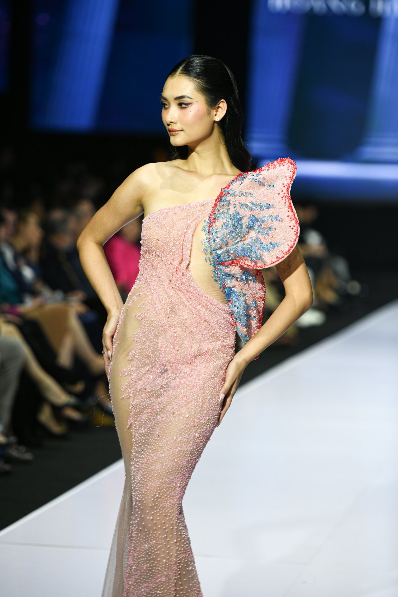 nguoi mau viet anh 4