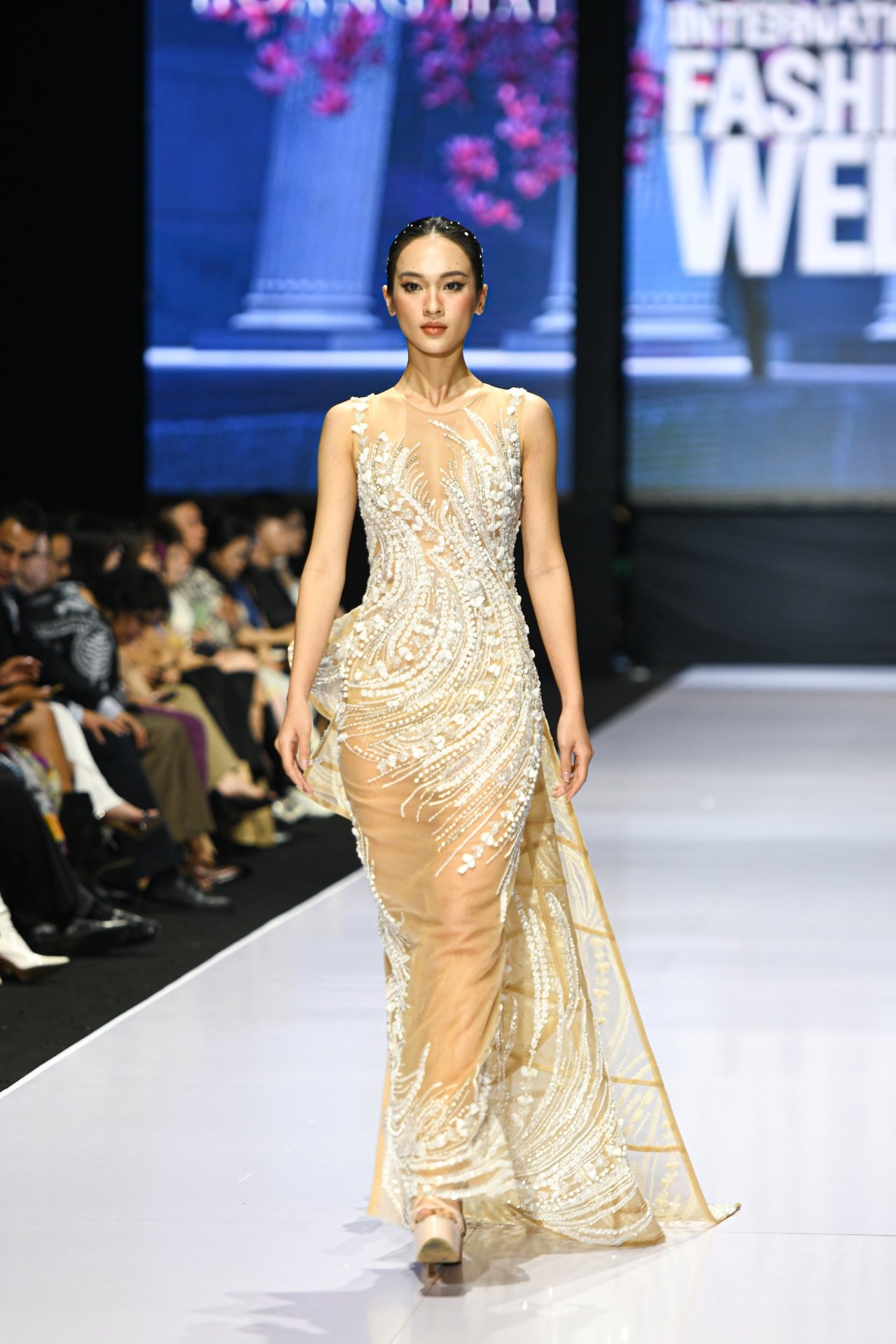 nguoi mau viet anh 6