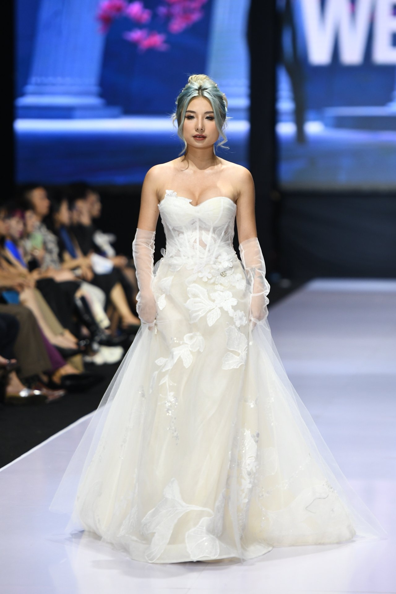 nguoi mau viet anh 8