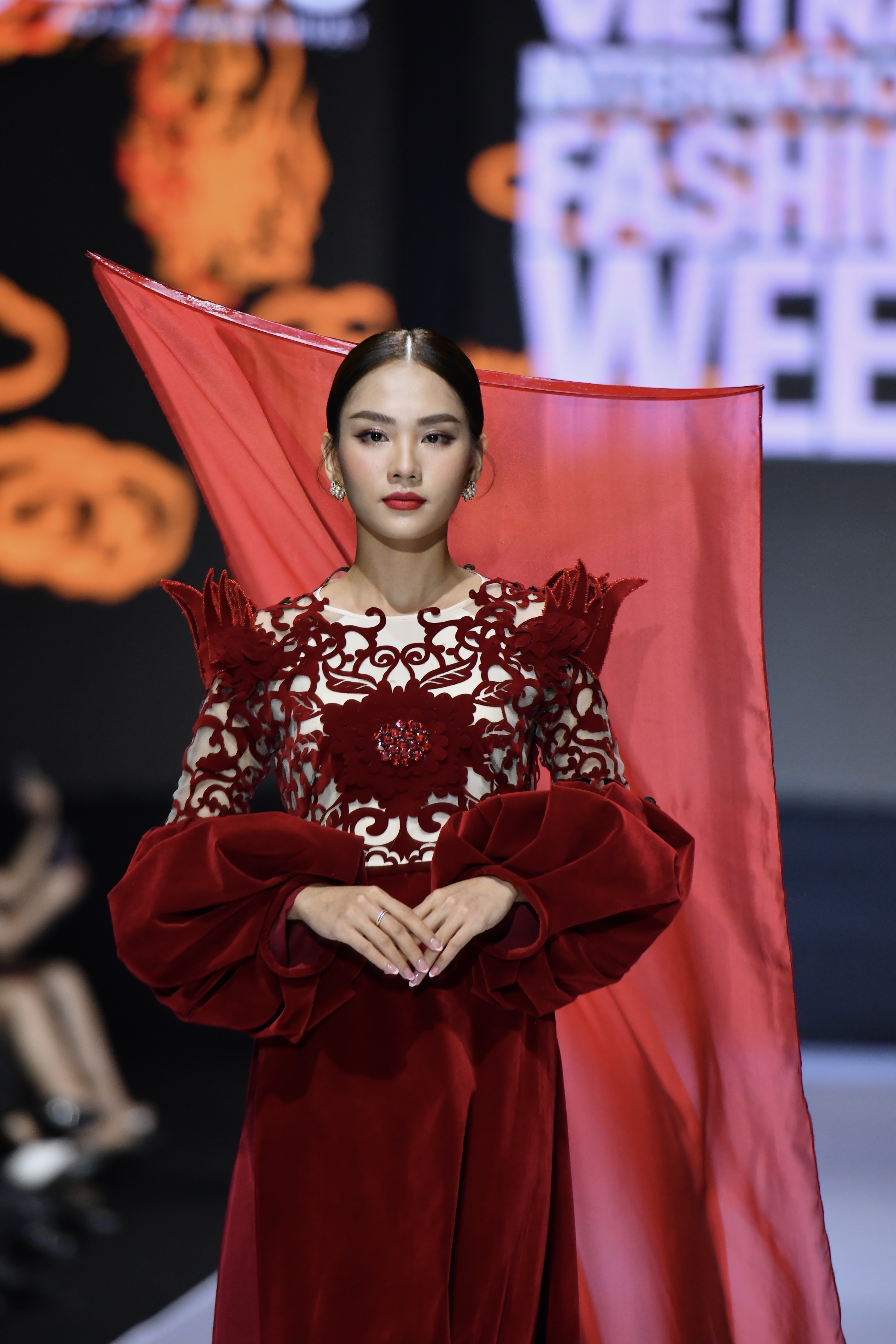 huyền mỹ dắt chó ảnh 14 huyen my dat cho anh 14