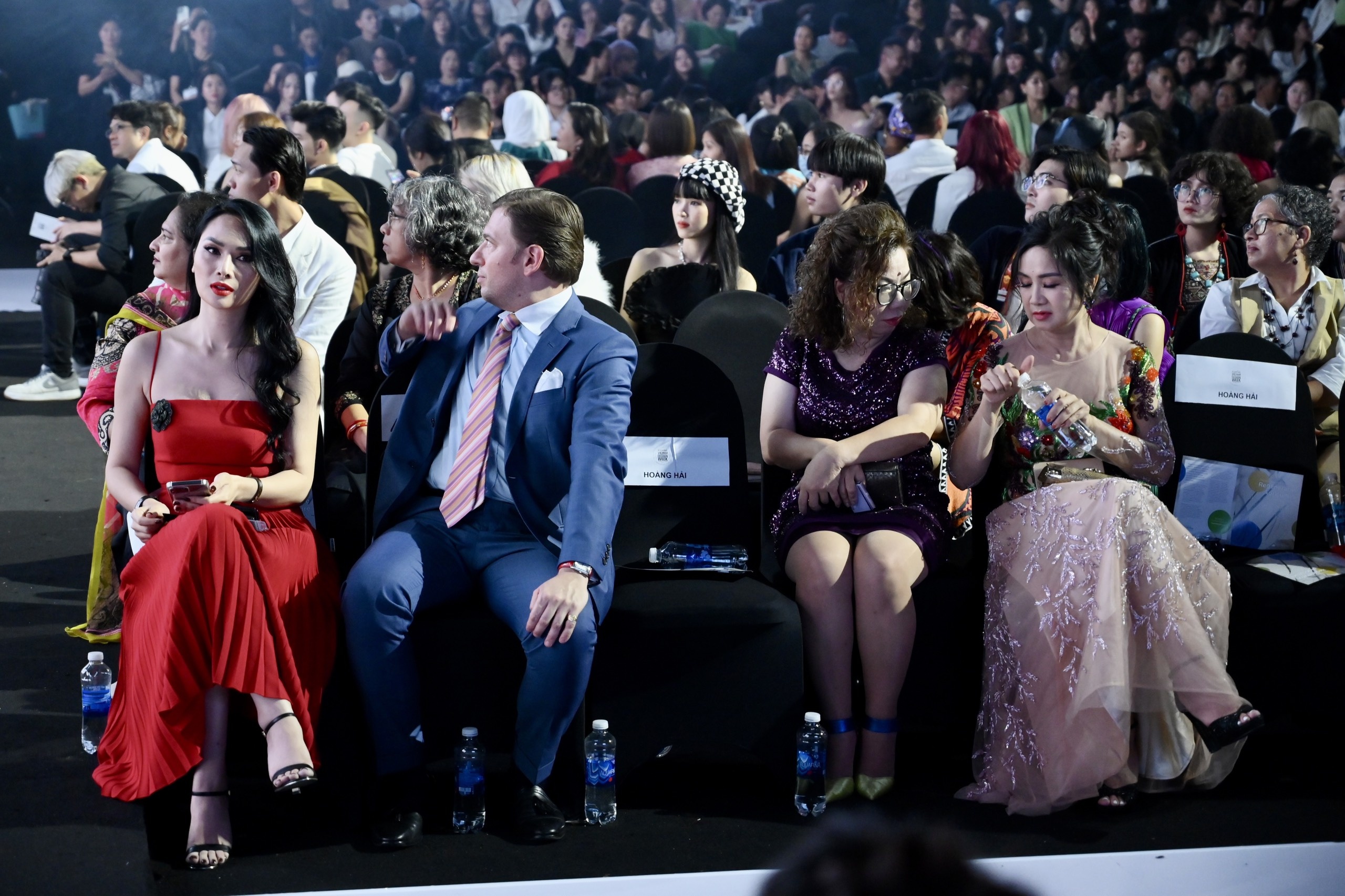 huyền mỹ dắt chó ảnh 9 huyen my dat cho anh 9