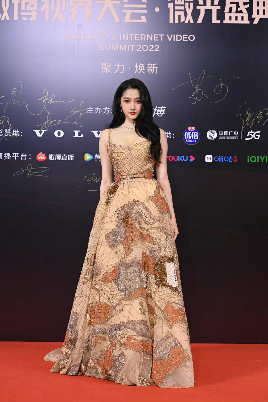 tham hoa thoi trang anh 2