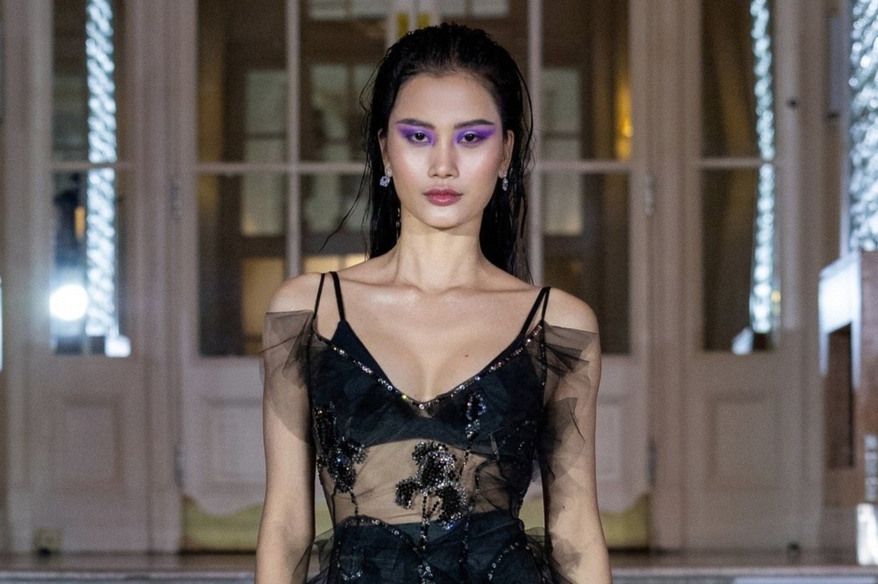 Su pho bien cua xu huong mac nhu khong o Viet Nam hinh anh