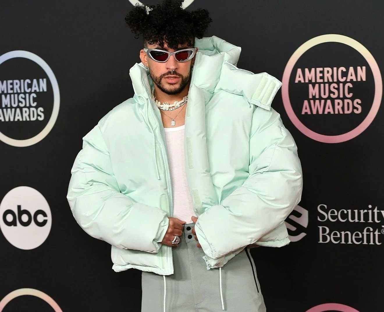 kendall jenner mac ao phao anh 12