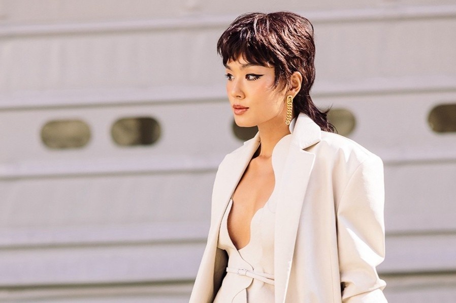 Thao Nhi Le mac xe nguc va dan sao Viet tai show quoc te nam 2022 hinh anh