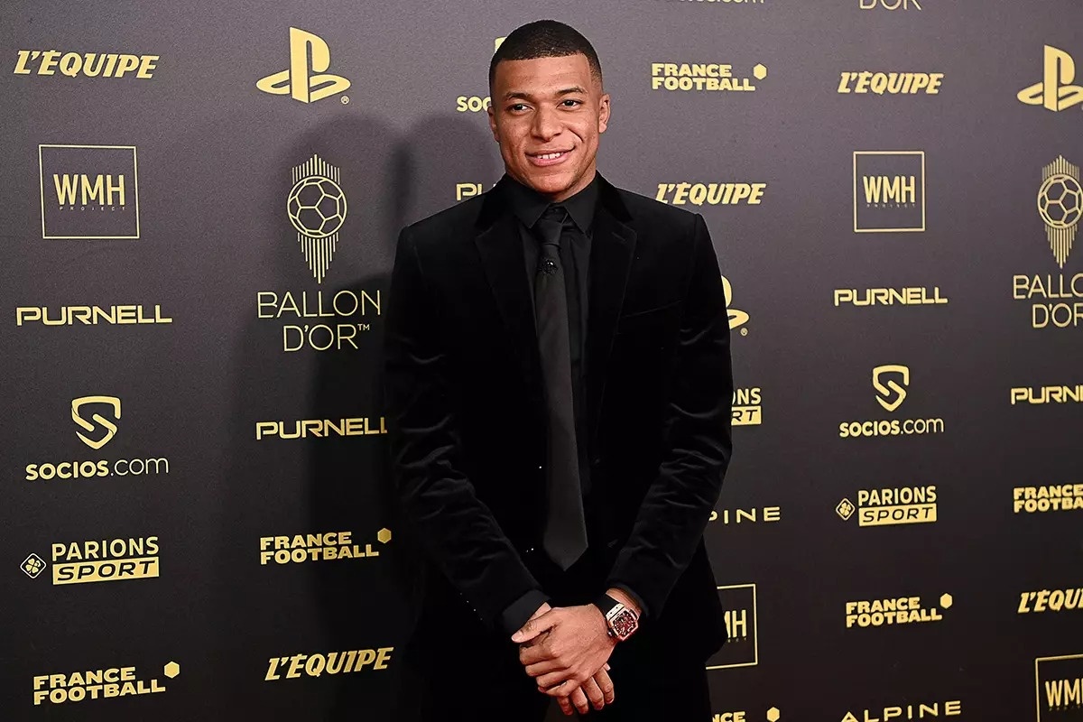 Kylian Mbappe thoi trang anh 11