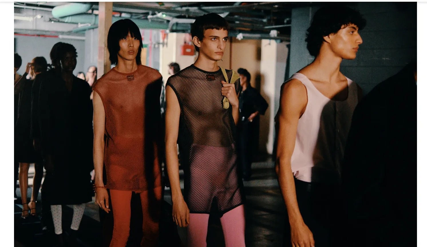 nam bien dong anh 16