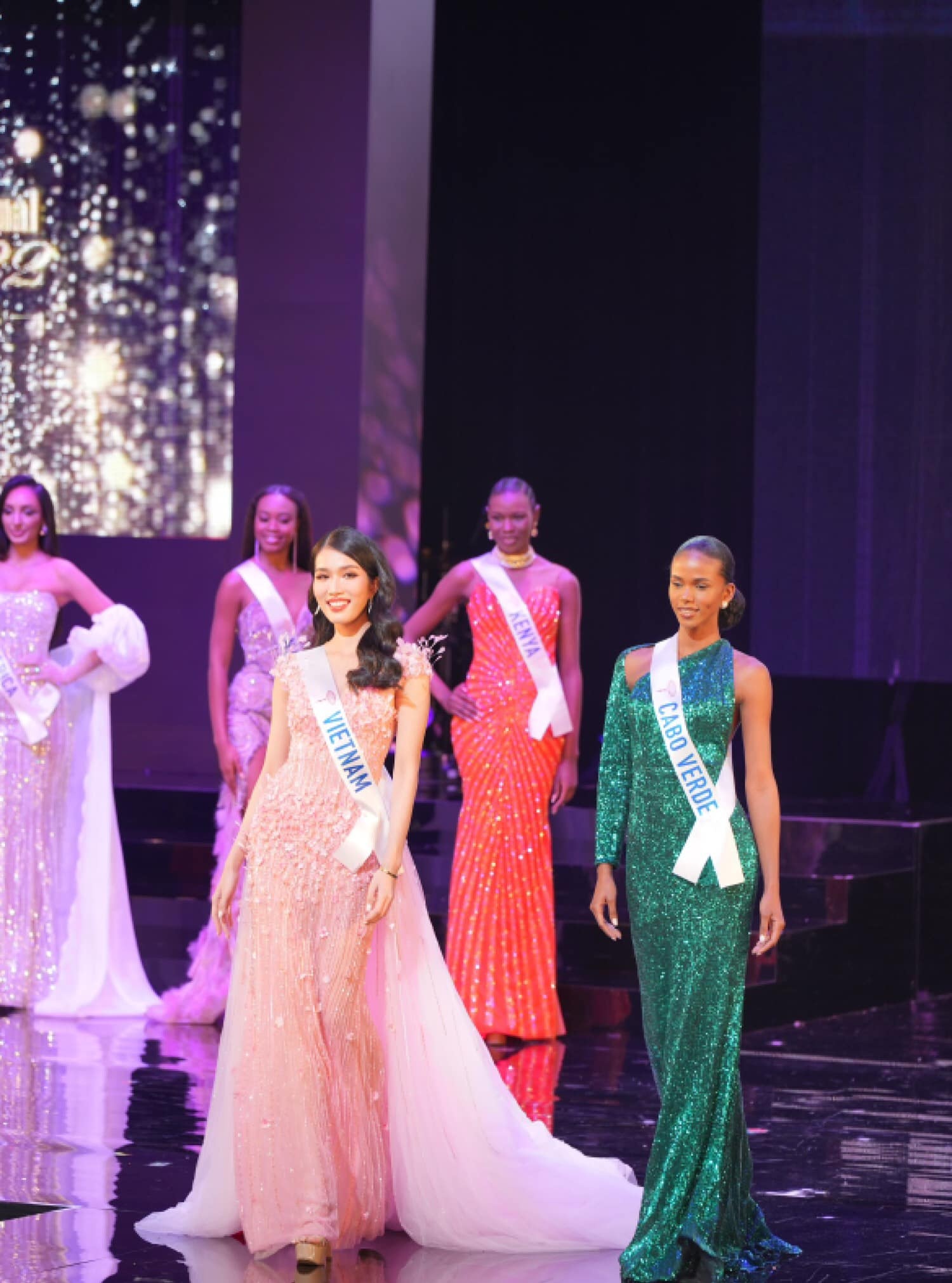 hoa hau quoc te 2022 anh 1