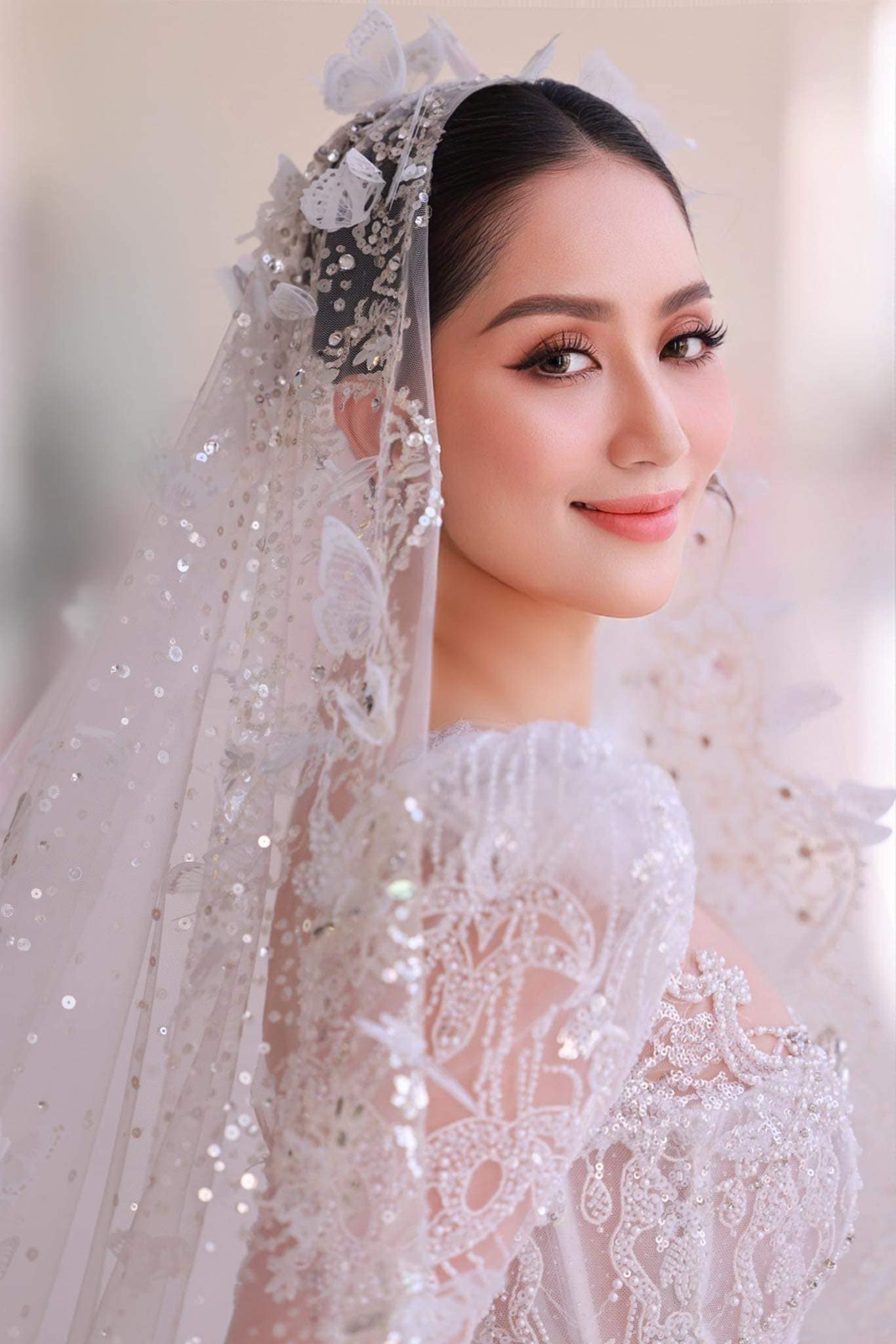 vay cuoi khanh thi anh 4