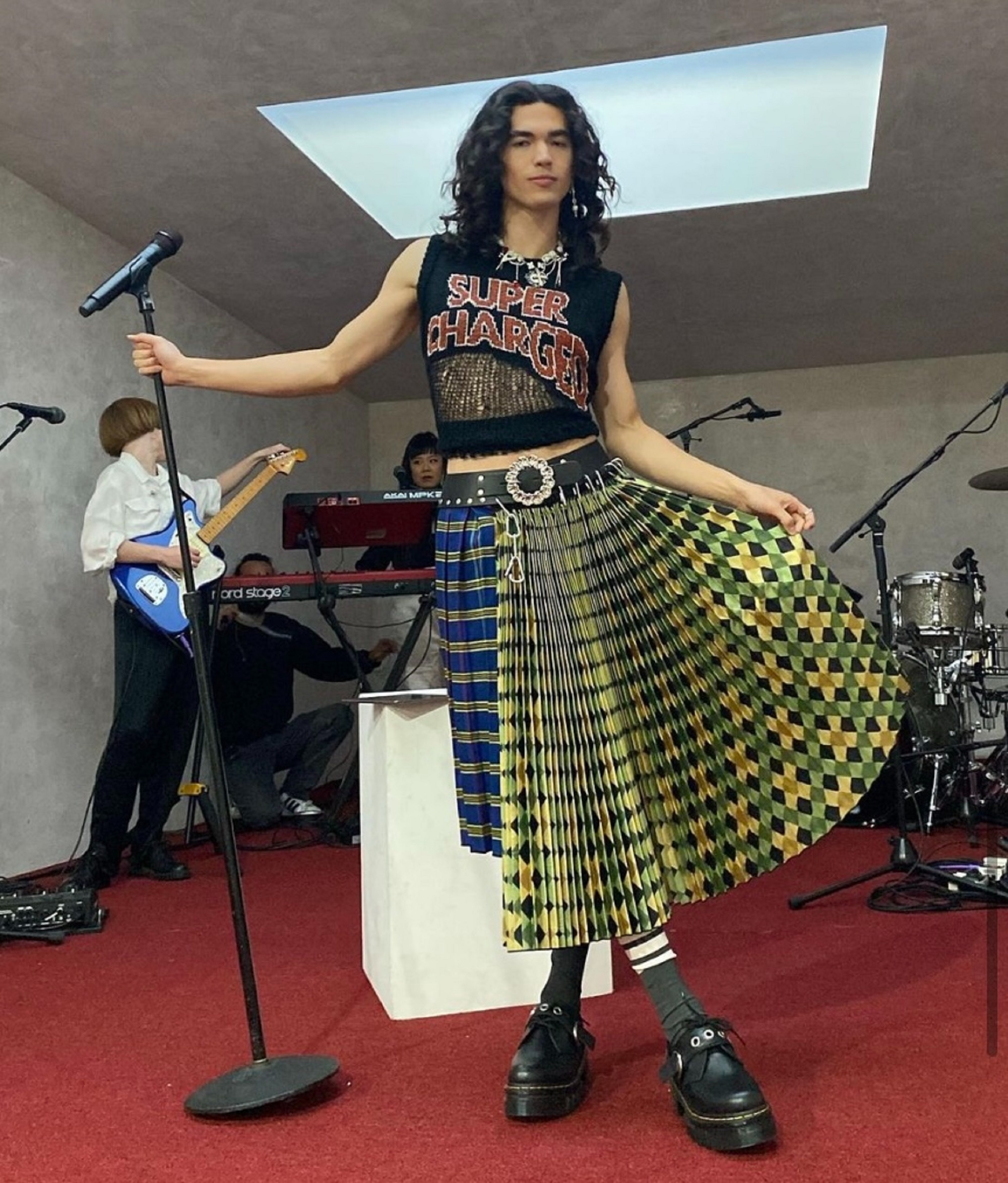 sao nam mặc váy ảnh 4 sao nam mac vay anh 4