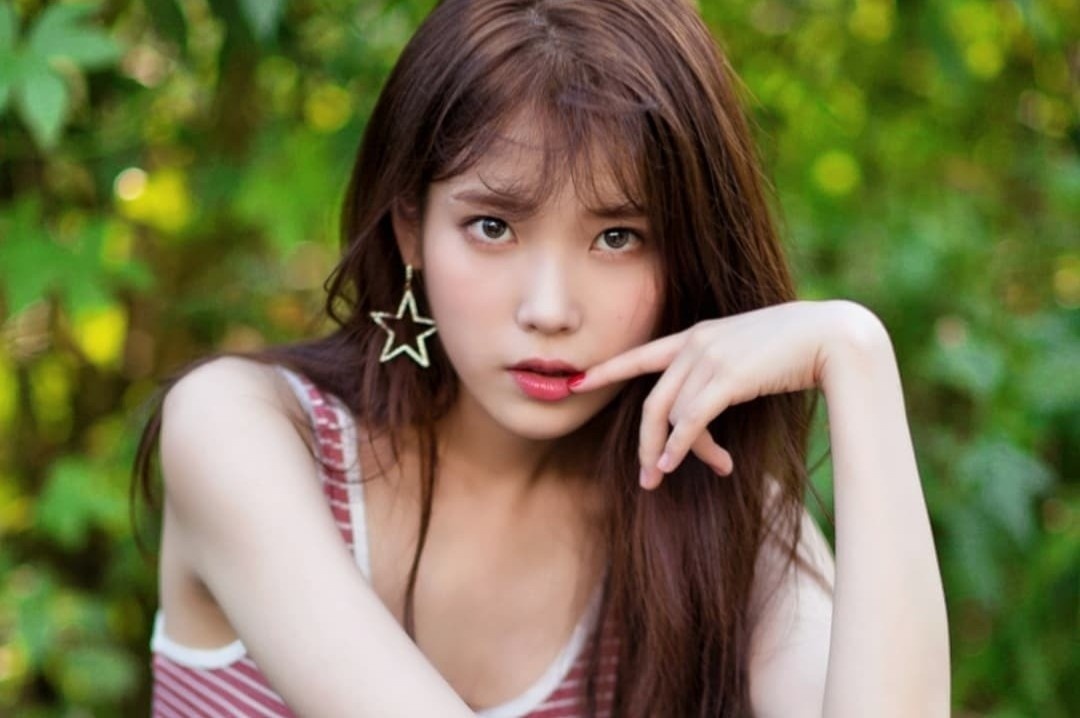 IU, Son Heung Min kiem bon tien nho quang cao hinh anh