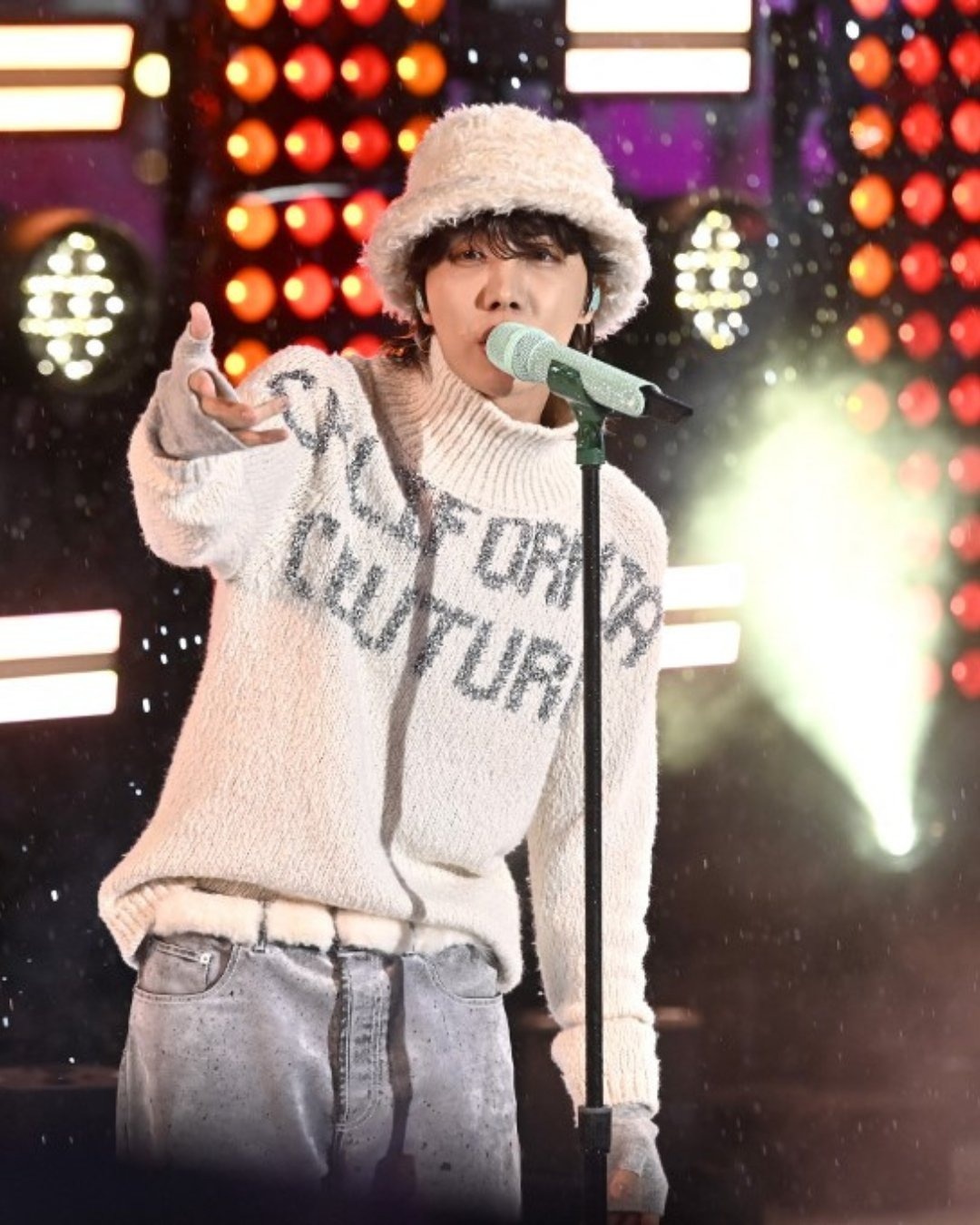 phan ung cua jhope anh 2