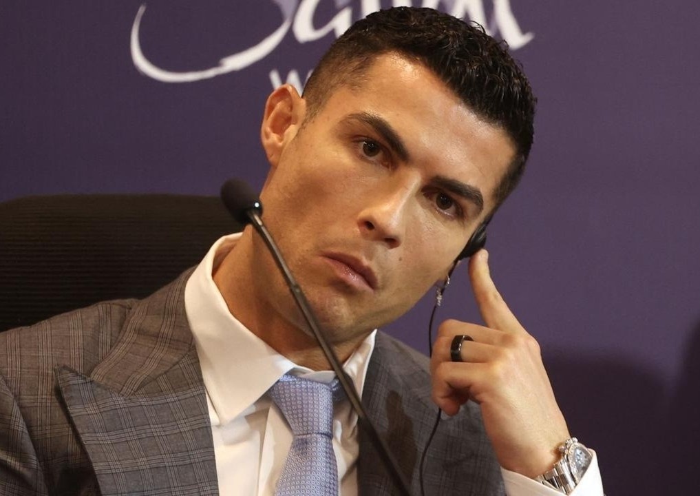 Ronaldo va thu choi dong ho tram nghin USD hinh anh