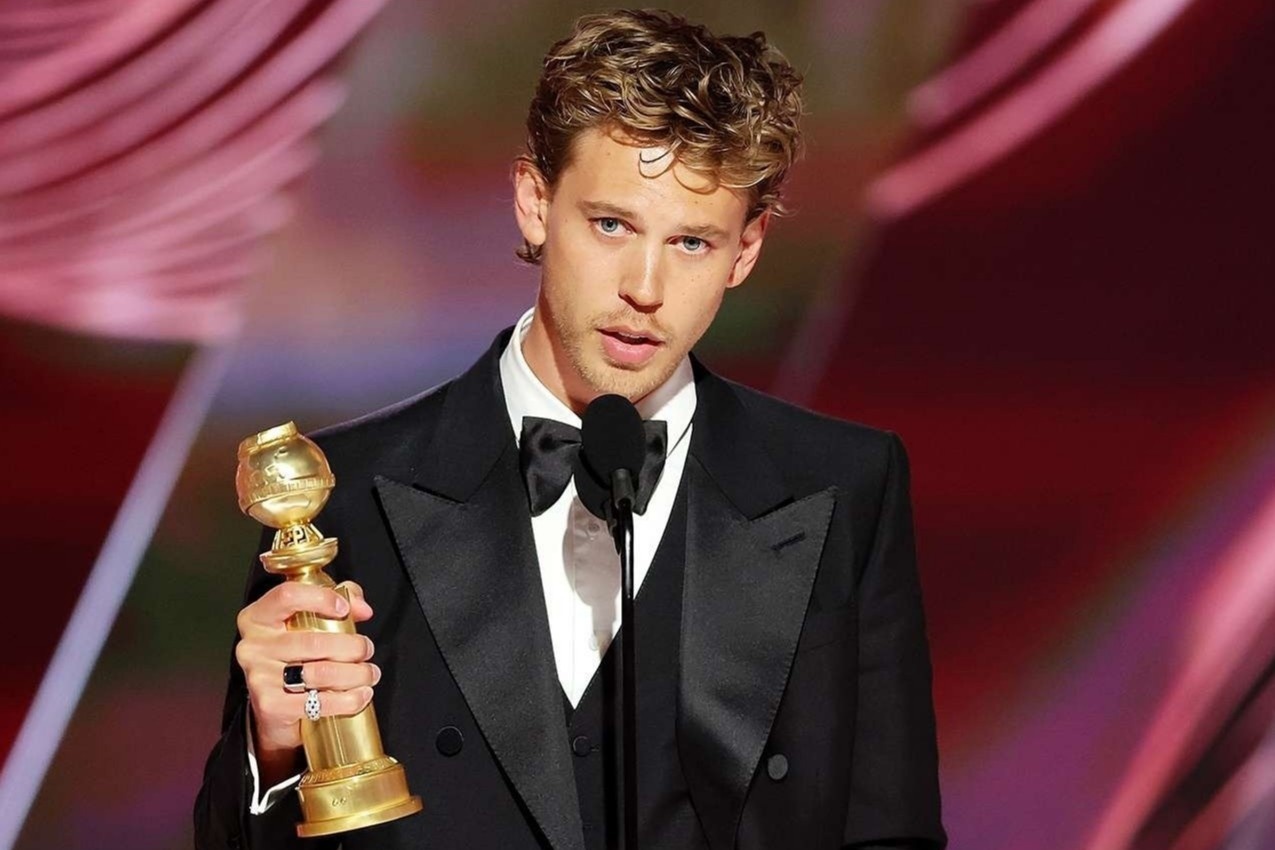 Nam dien vien gia giong Elvis Presley phat bieu tai Qua cau Vang hinh anh