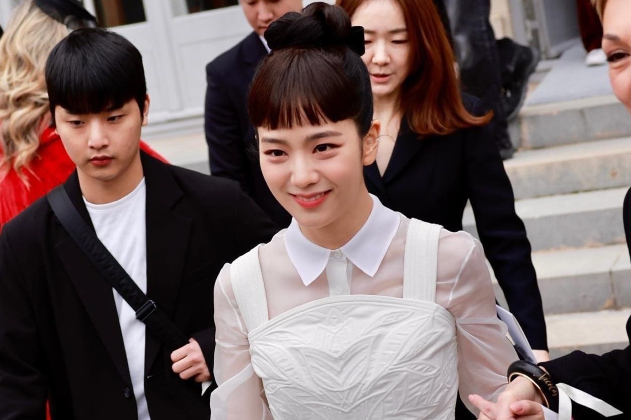 Jisoo, Suga mac dep tai Paris hinh anh