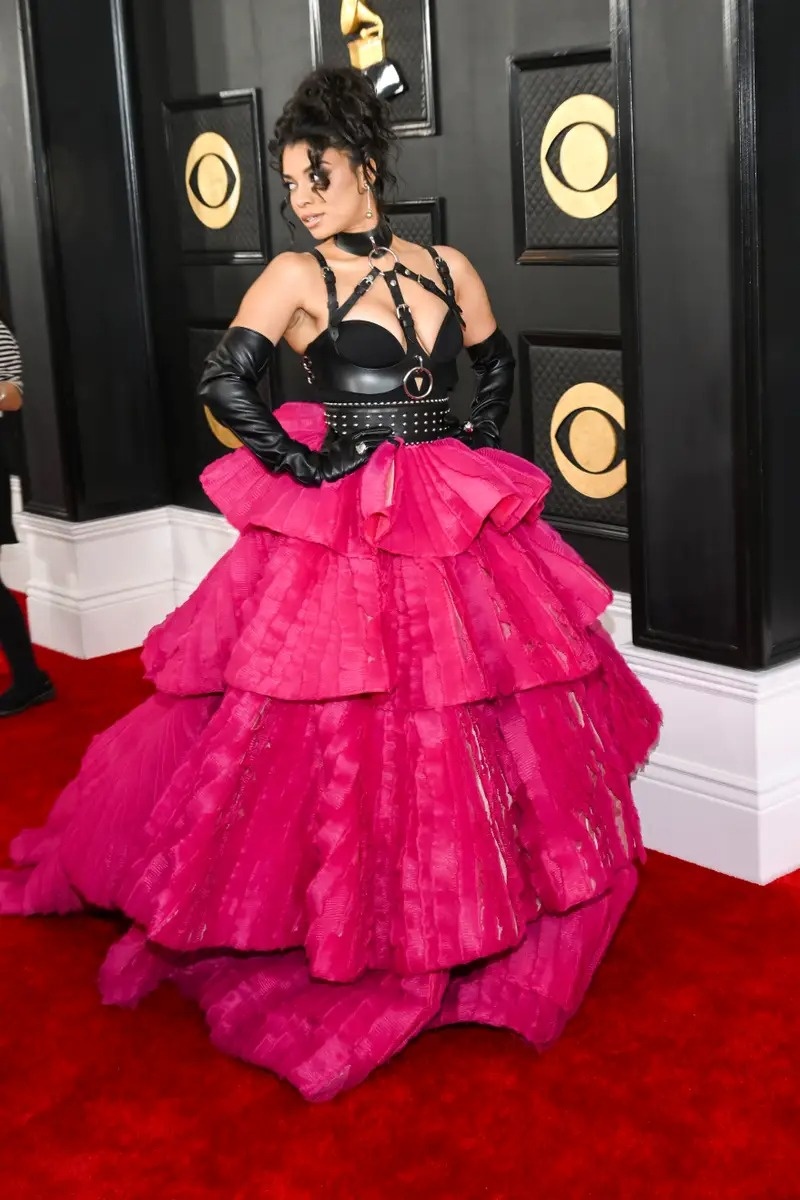 trang phục táo bạo ảnh 11 trang phuc tao bao anh 11