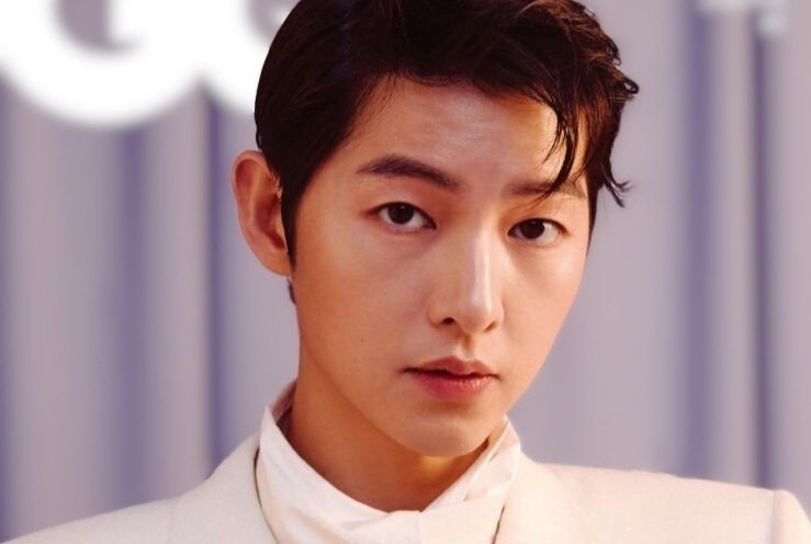 Phong cach khac la cua Song Joong Ki hinh anh