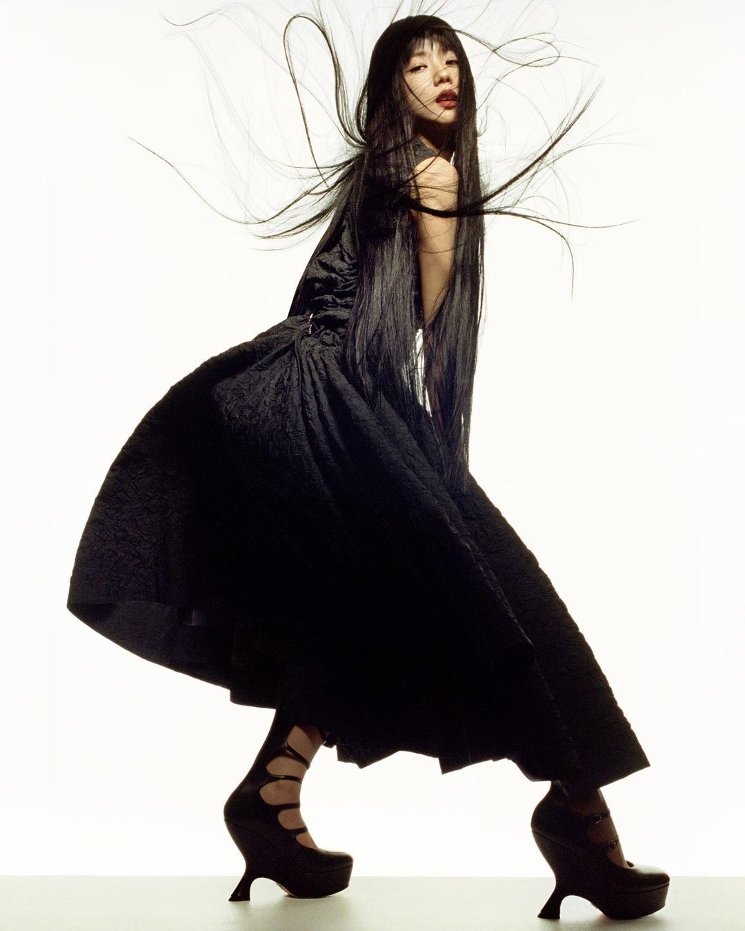 jisoo len vogue phap anh 6