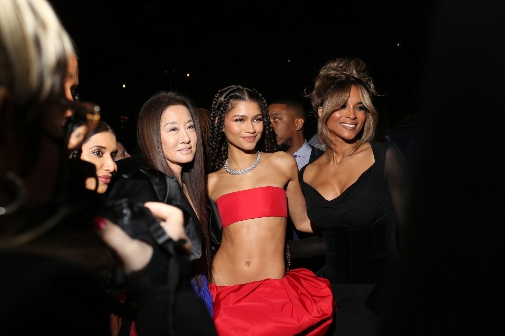 ban gai nguoi nhen anh 10