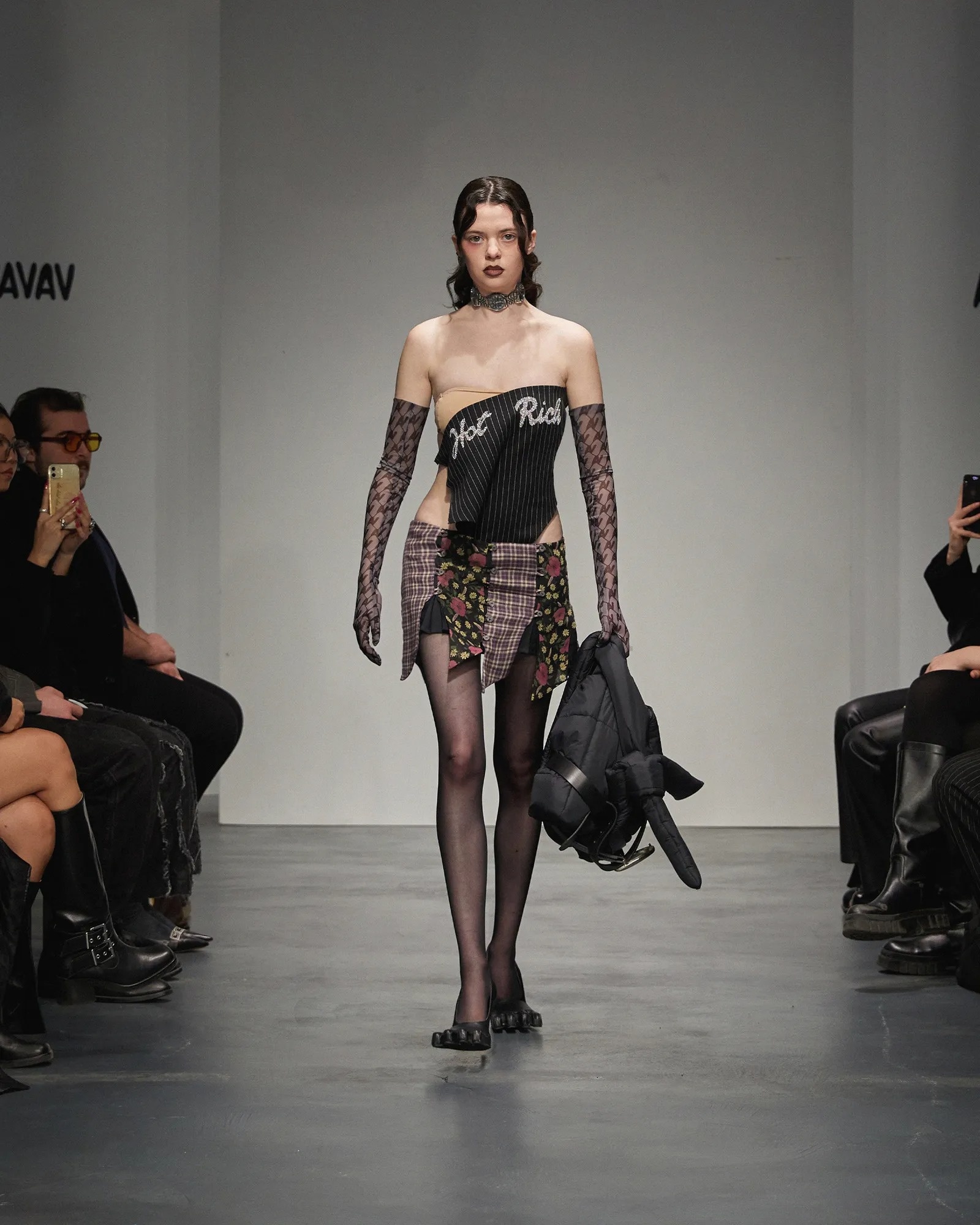 người mẫu xé đồ ảnh 7 nguoi mau xe do anh 7