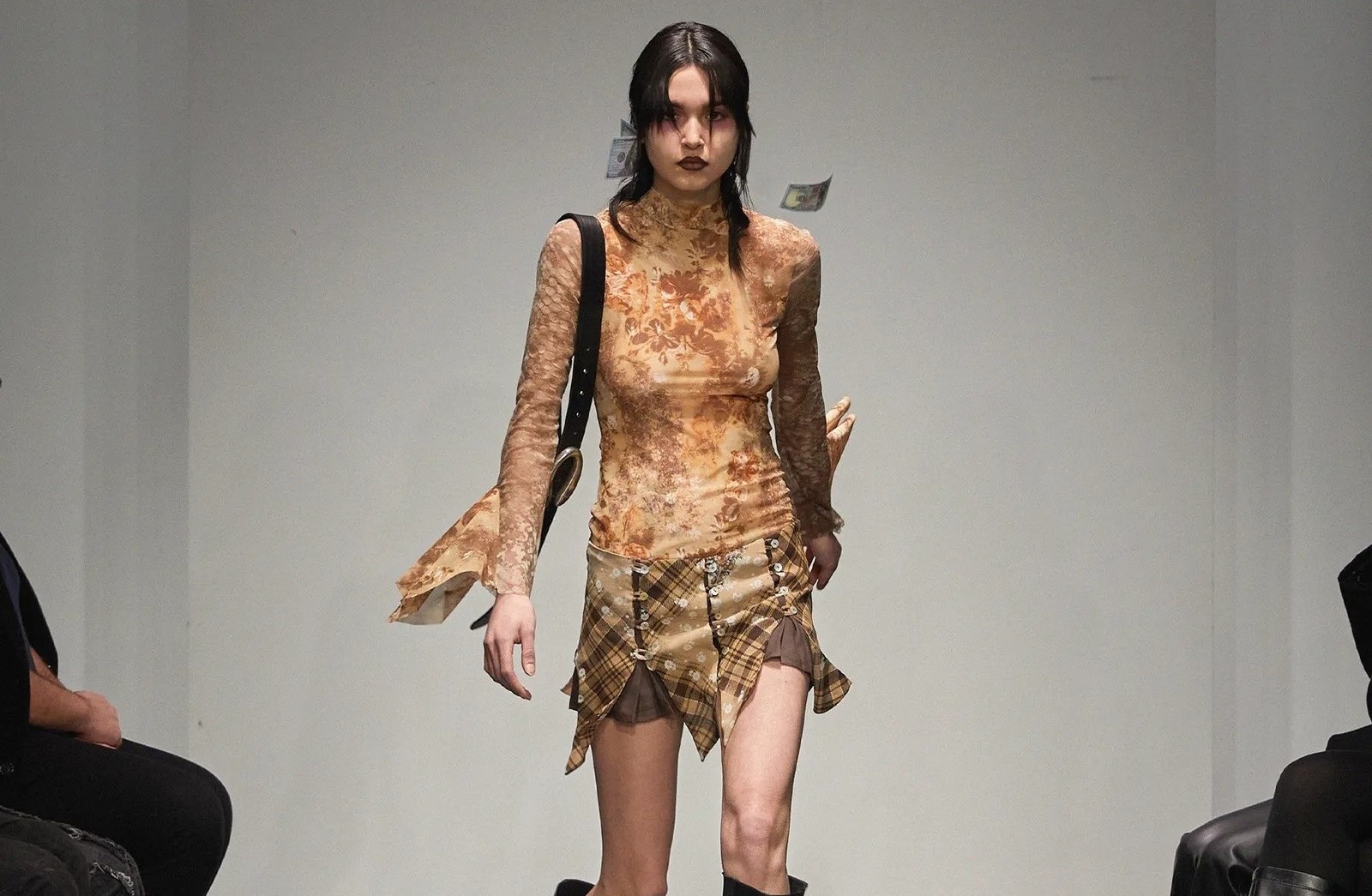 nguoi mau xe do anh 9