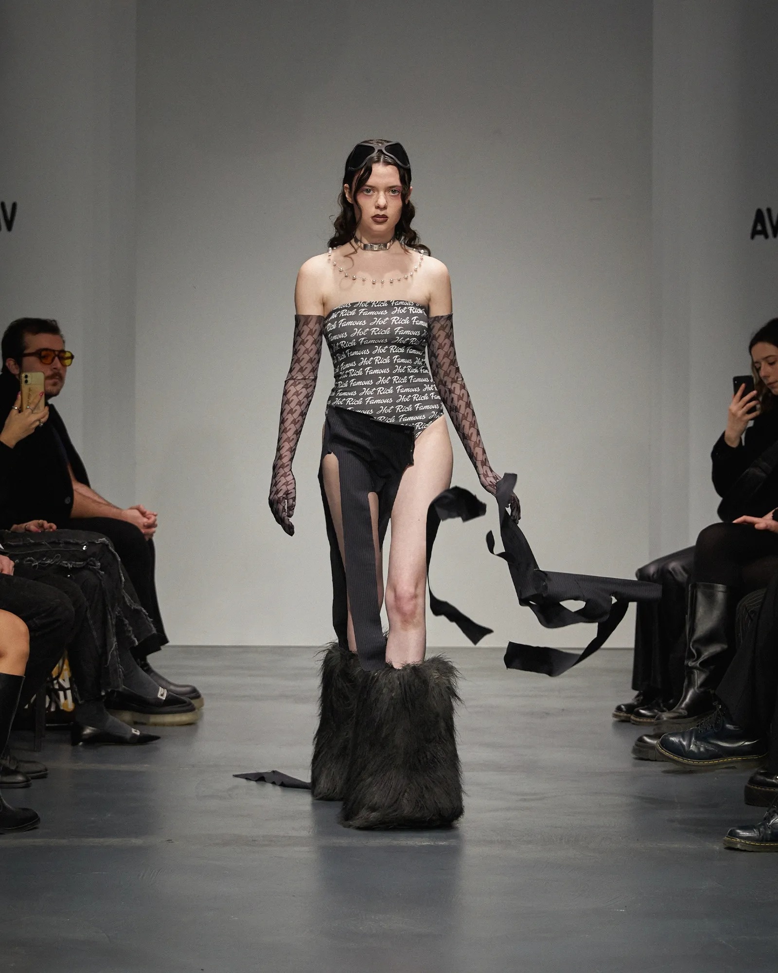 người mẫu xé đồ ảnh 6 nguoi mau xe do anh 6