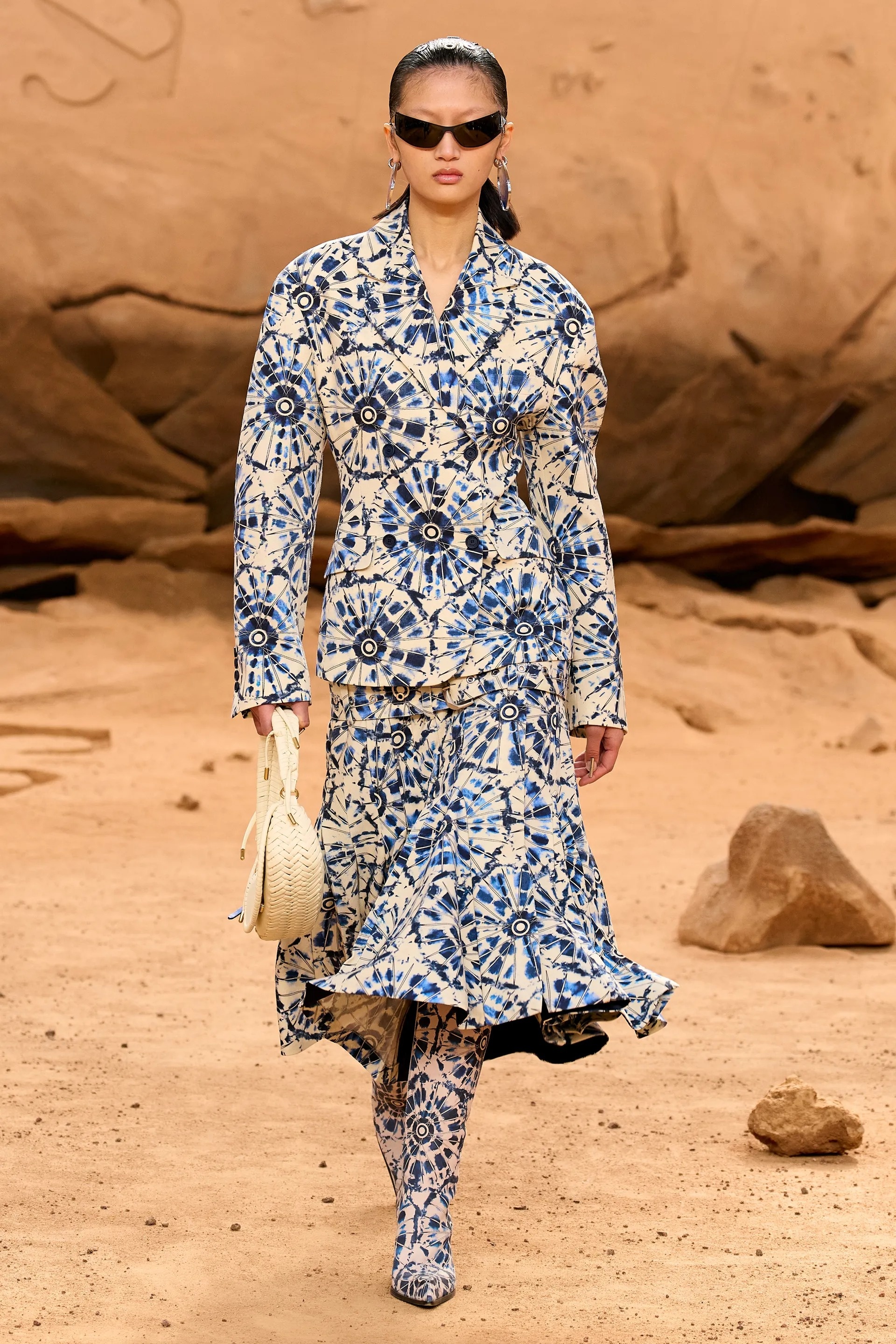 naomi campbell tha rong anh 16