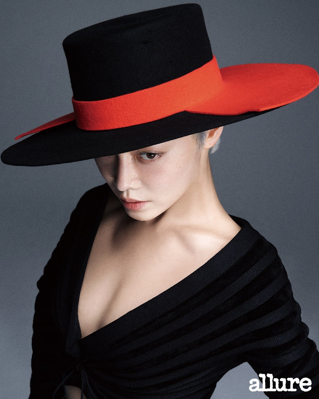 Kim Hieora ao nguc anh 3