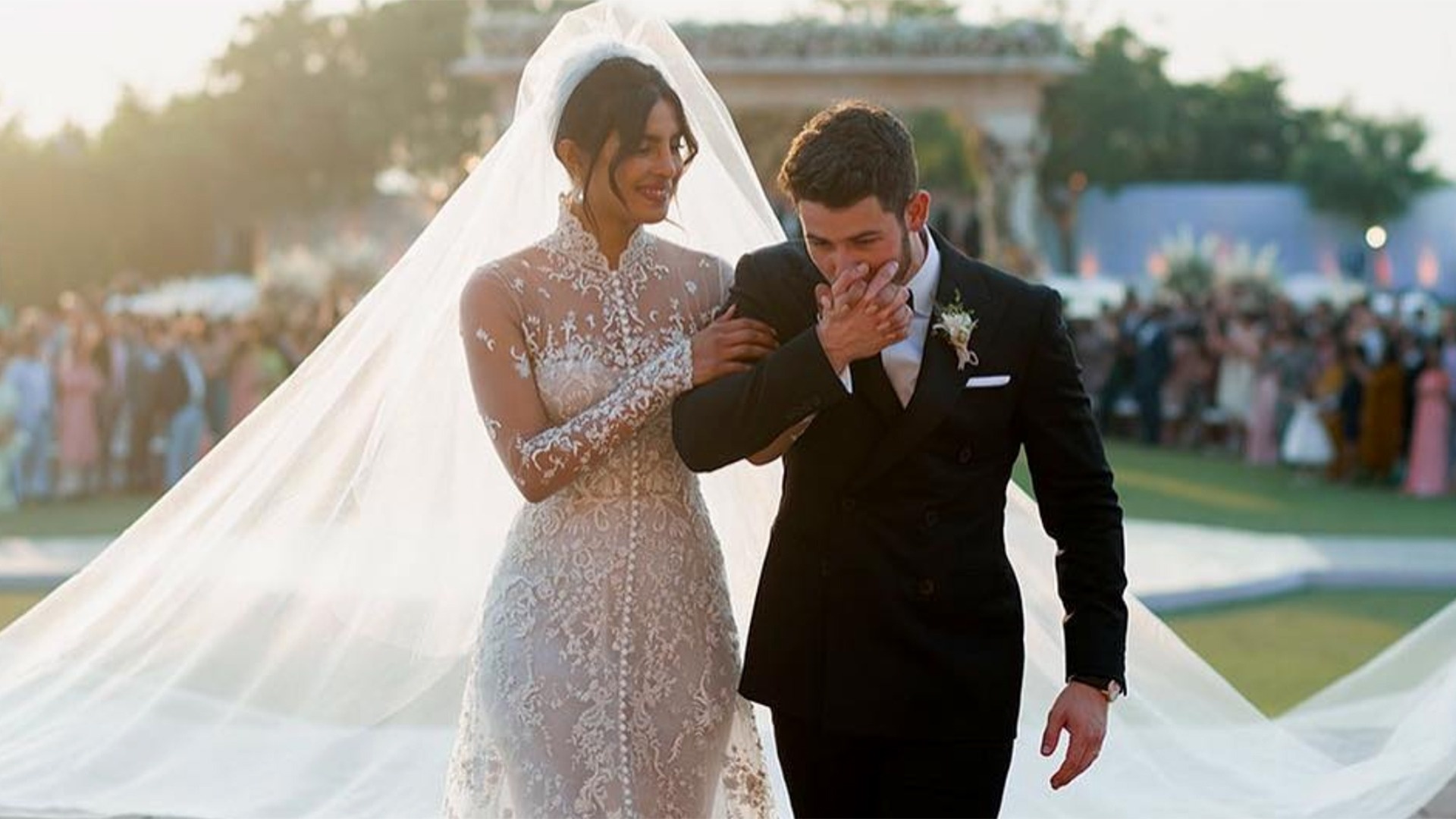 dong ho Jonas Brothers anh 1