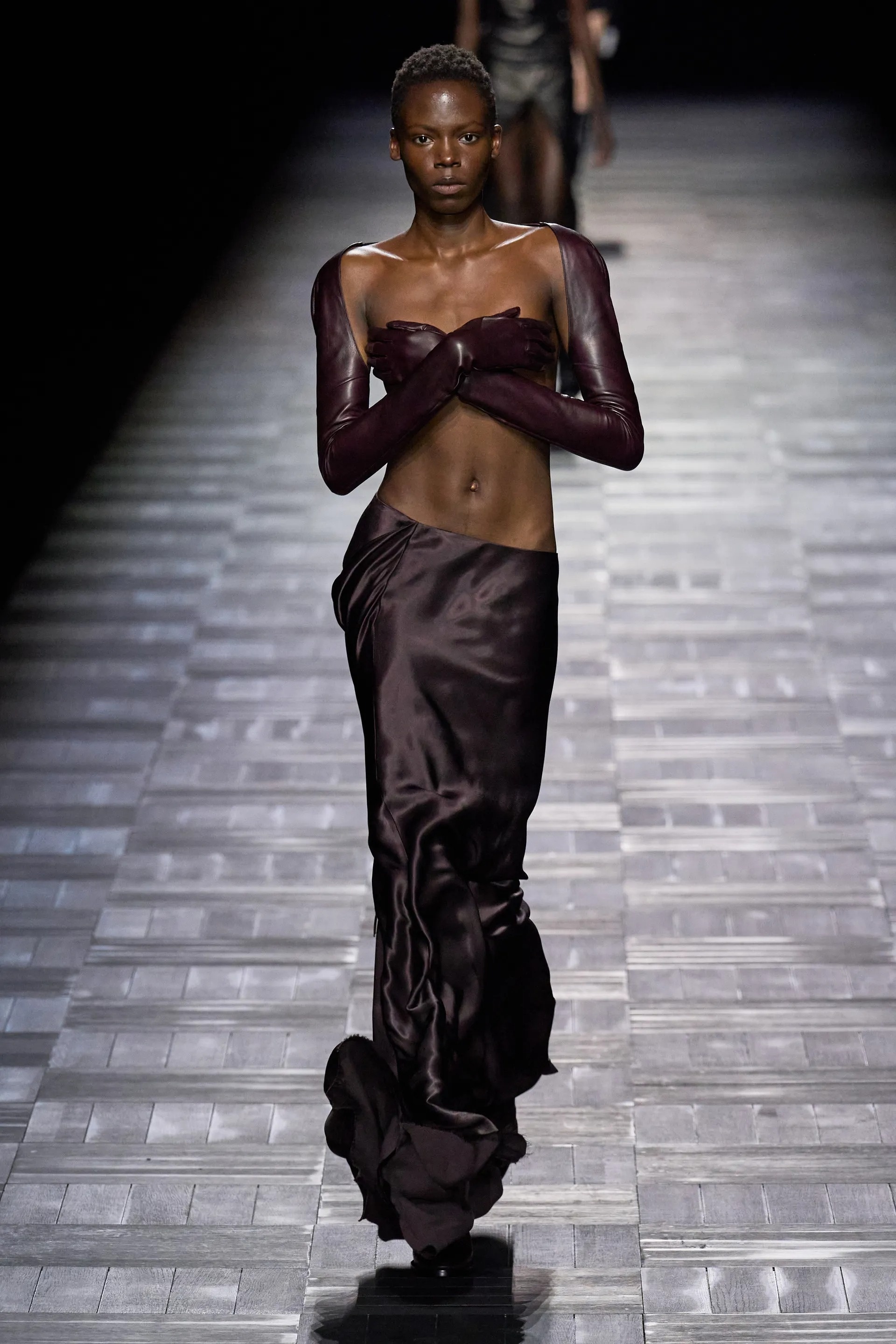 trang phuc ho hang anh 7