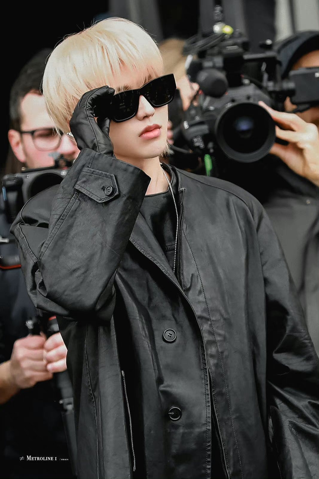 dior phan biet anh 6