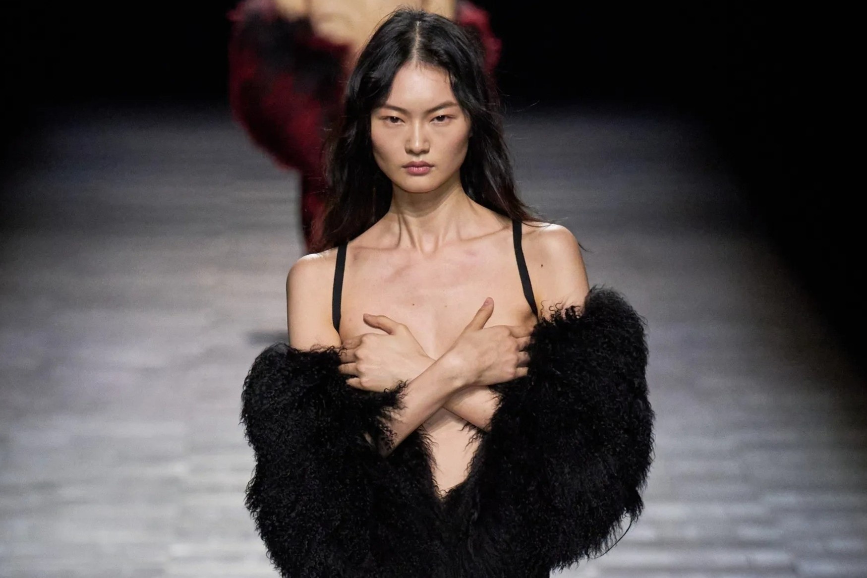 Bo suu tap bi chi trich khong ton trong phu nu hinh anh