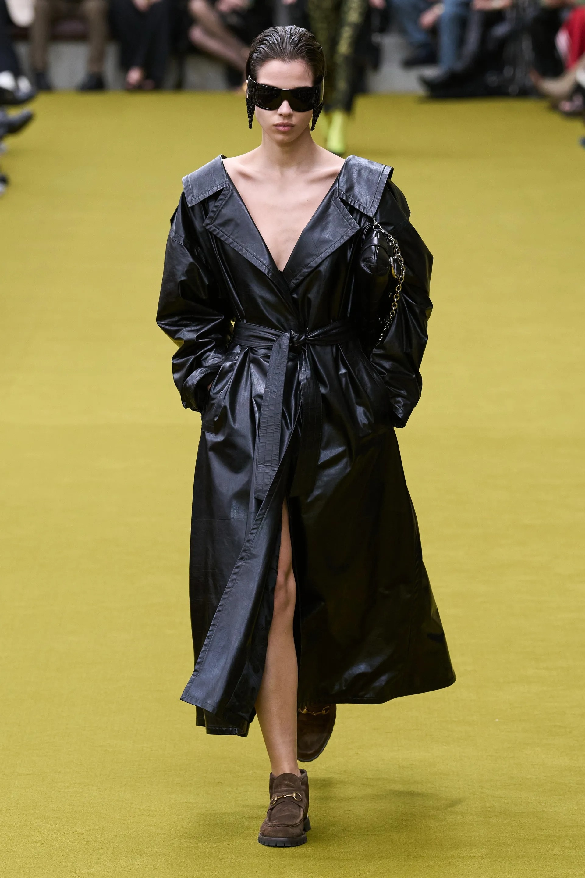 trang phuc ho hang anh 16