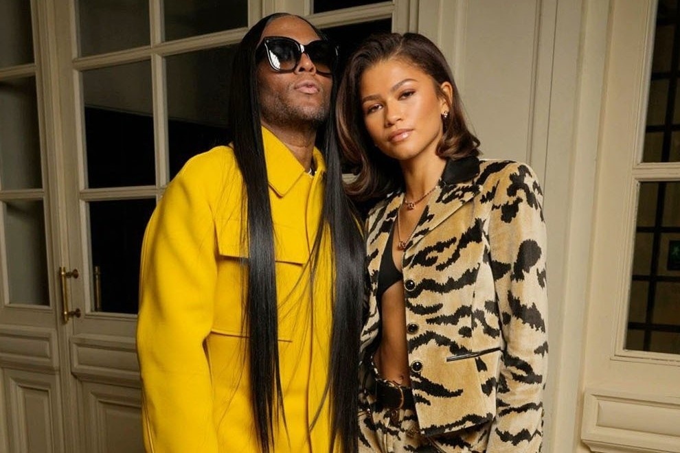 Stylist cua Zendaya khong duoc ngoi hang dau tai show Louis Vuitton hinh anh