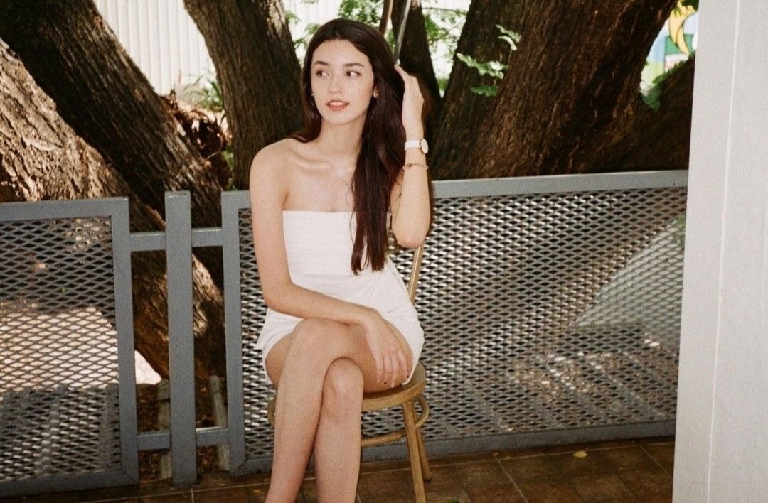 a hau lai tay anh 11