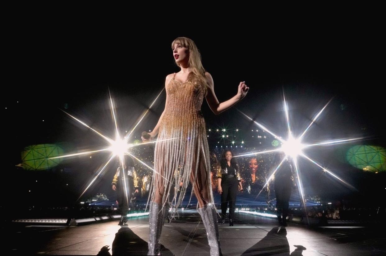 Taylor Swift bodysuit ảnh 3 Taylor Swift bodysuit anh 3