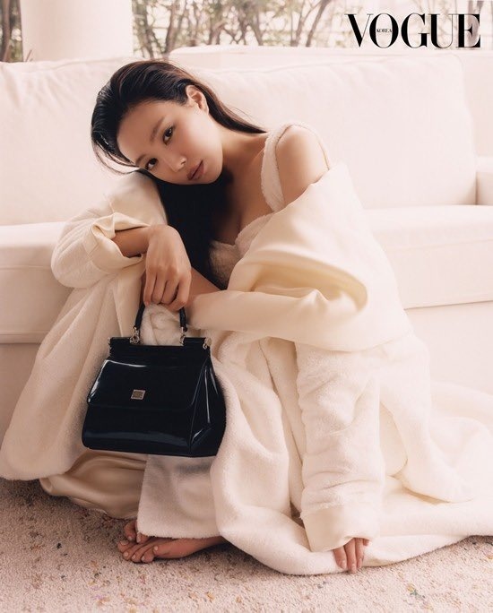 son naeun mac corset anh 4