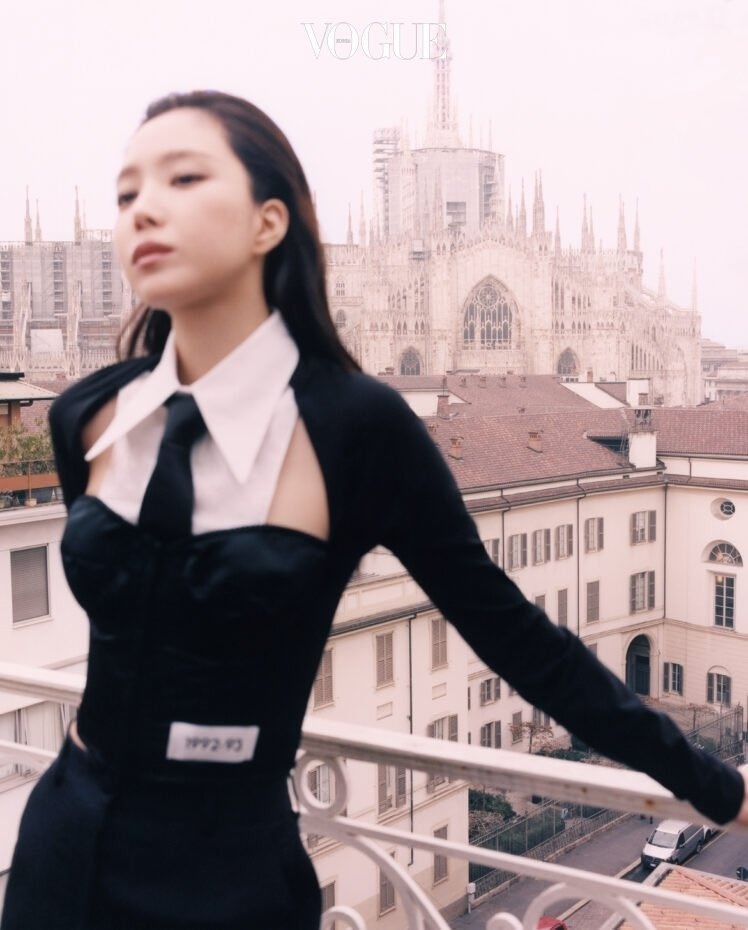 son naeun mac corset anh 2