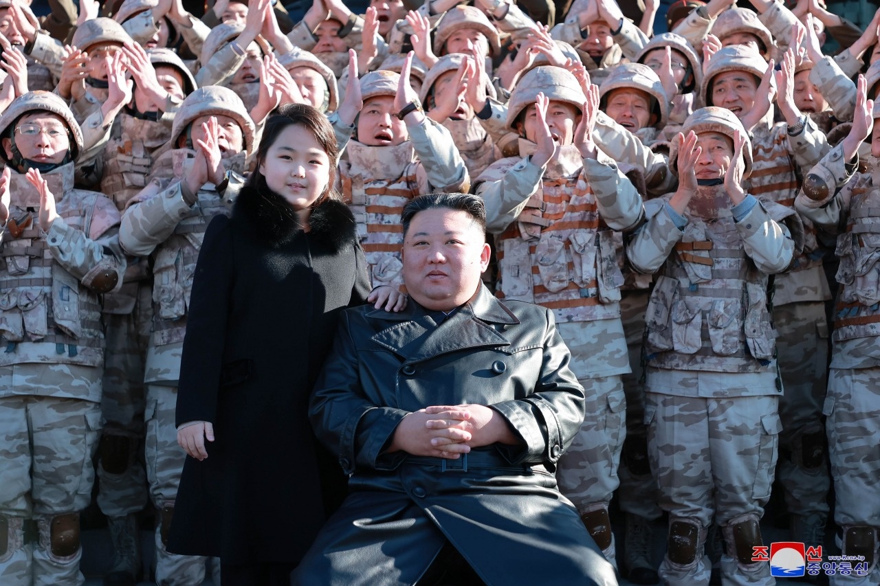 con gai kim jongun anh 2
