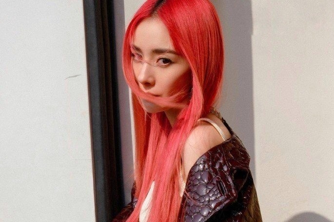 Hinh anh goi cam cua Duong Mich o tuoi 37 hinh anh