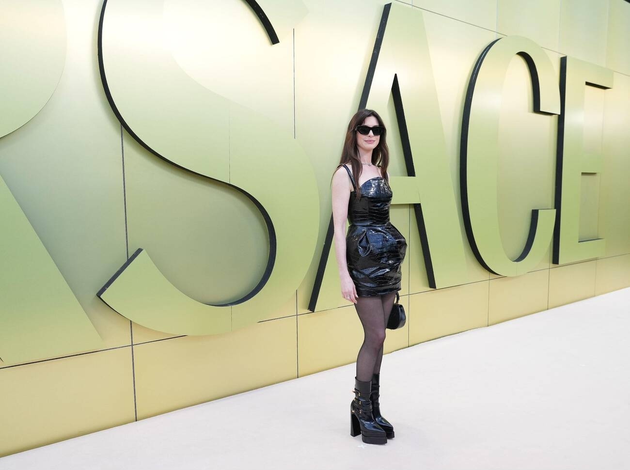 anne hathaway tao bao anh 10