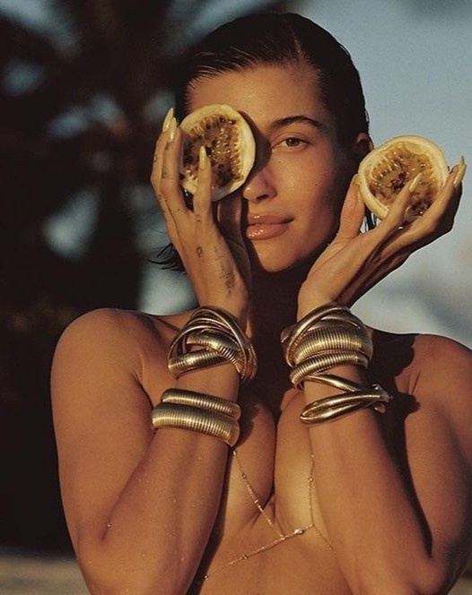 hailey bieber nguc tran anh 3