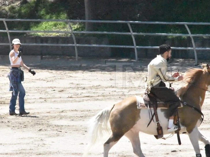 kendall jenner cưỡi ngựa ảnh 3 kendall jenner cuoi ngua anh 3