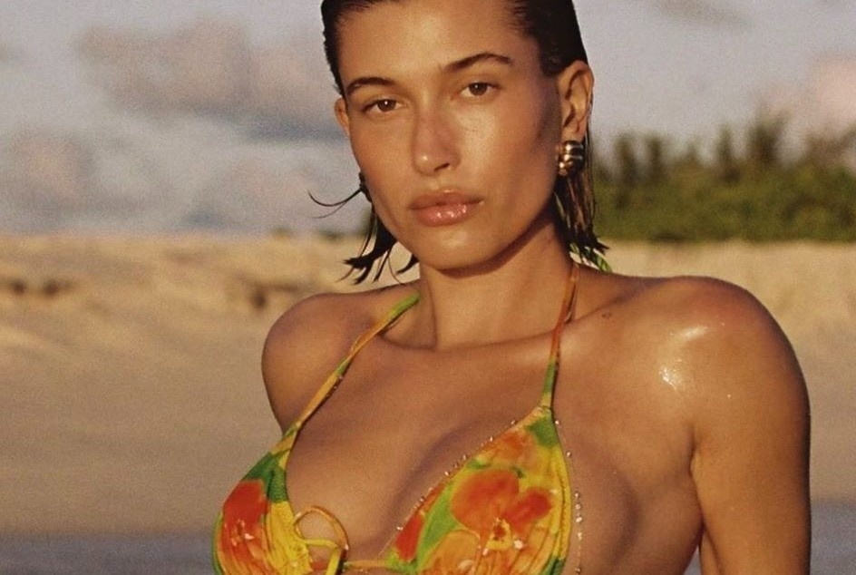 Dang sau nhung buc anh tao bao cua vo Justin Bieber va dan my nhan hinh anh