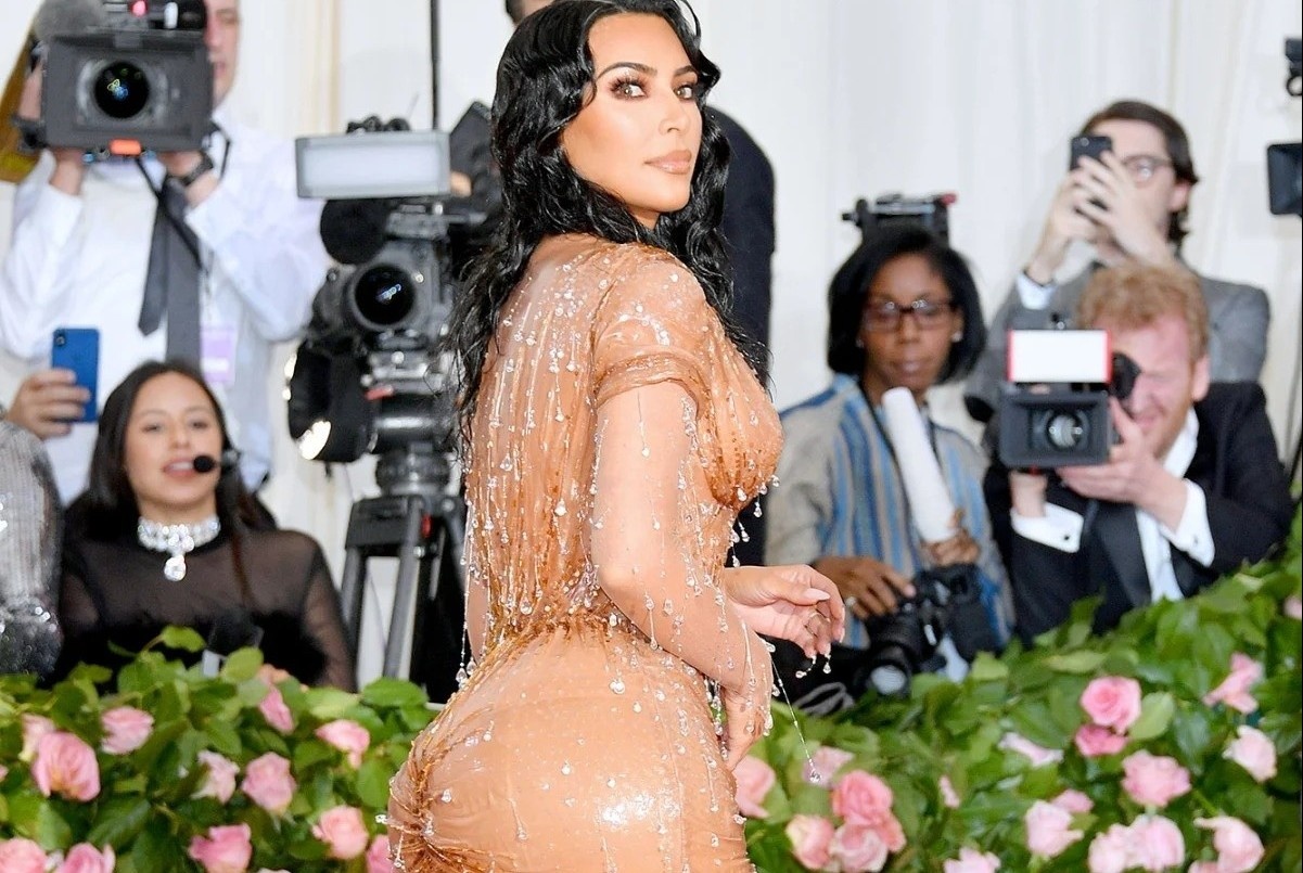 Kim Kardashian van duoc moi den Met Gala 2023 hinh anh