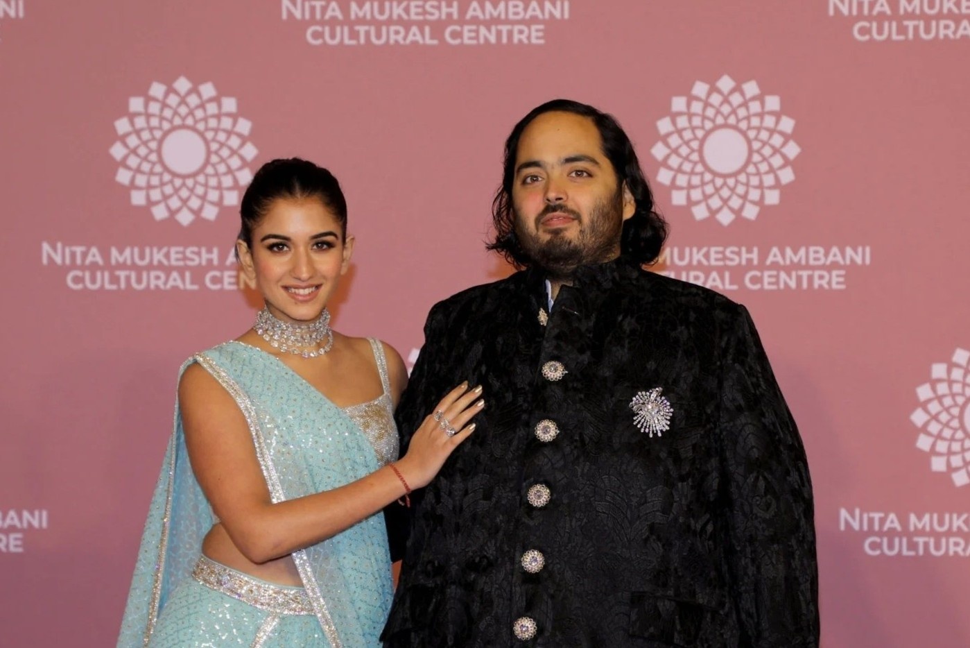 Con trai ty phu giau nhat chau A deo dong ho gi hinh anh