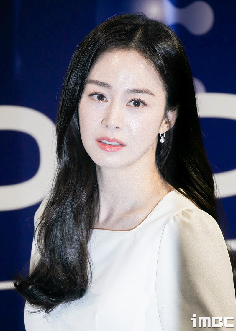 Kim Tae Hee 43 tuoi anh 2