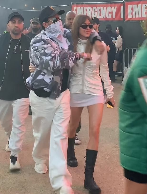 ban gai The Weeknd anh 2