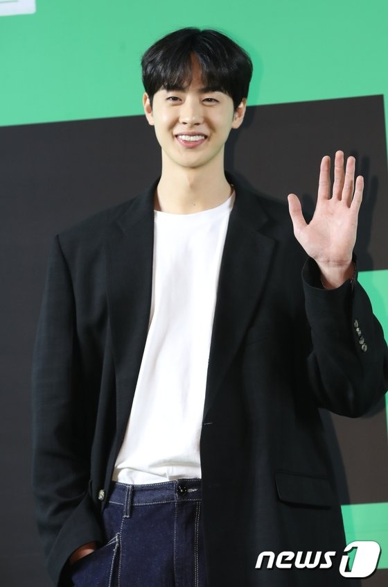 han so hee ngac nhien anh 10